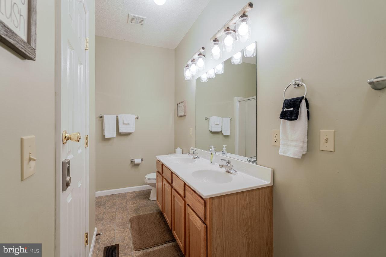 4070 PALMER RD, MCGAHEYSVILLE, Virginia 22840, 6 Bedrooms Bedrooms, ,4 BathroomsBathrooms,Residential,For sale,4070 PALMER RD,VARO2002470 MLS # VARO2002470