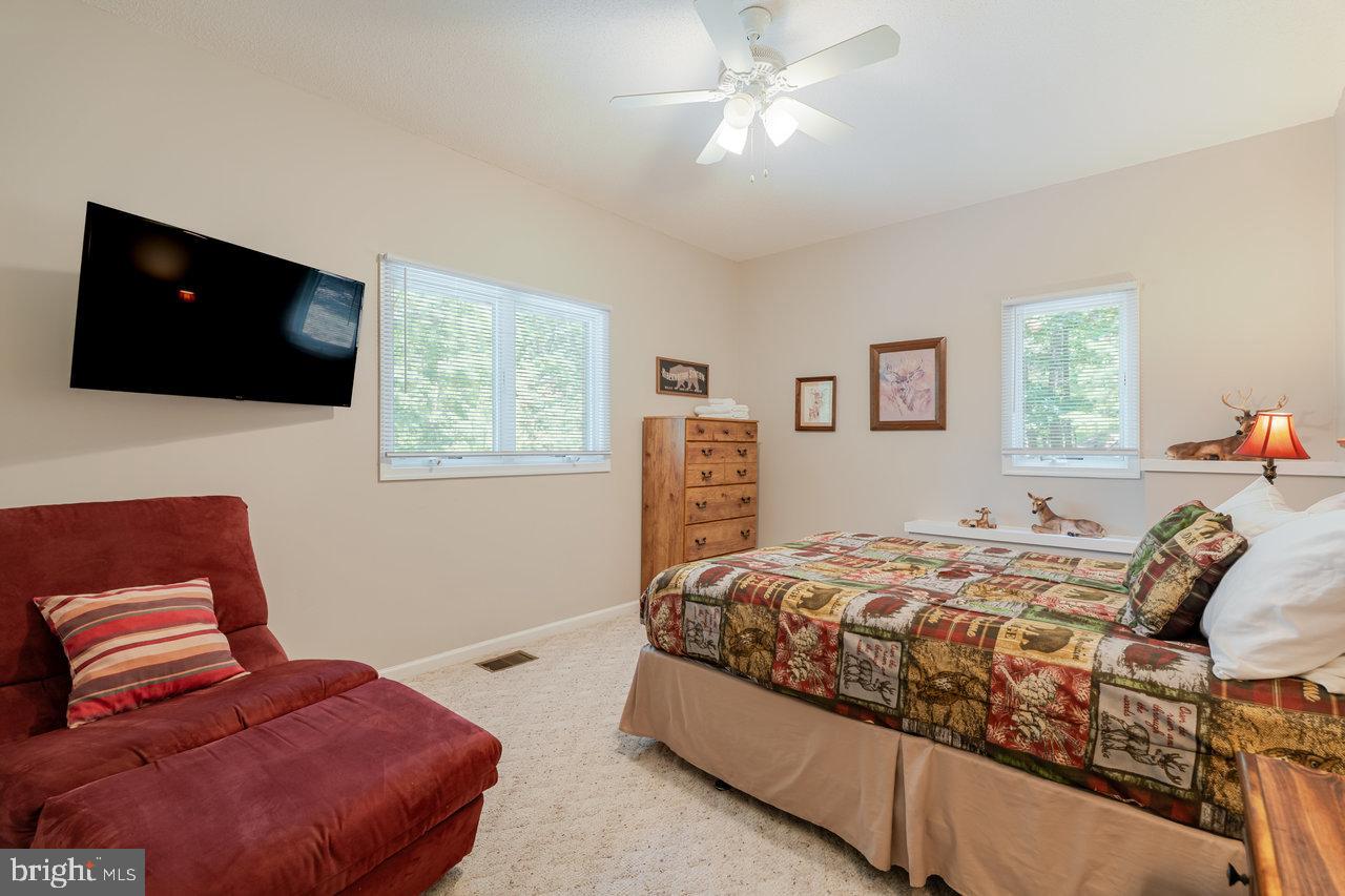 4070 PALMER RD, MCGAHEYSVILLE, Virginia 22840, 6 Bedrooms Bedrooms, ,4 BathroomsBathrooms,Residential,For sale,4070 PALMER RD,VARO2002470 MLS # VARO2002470