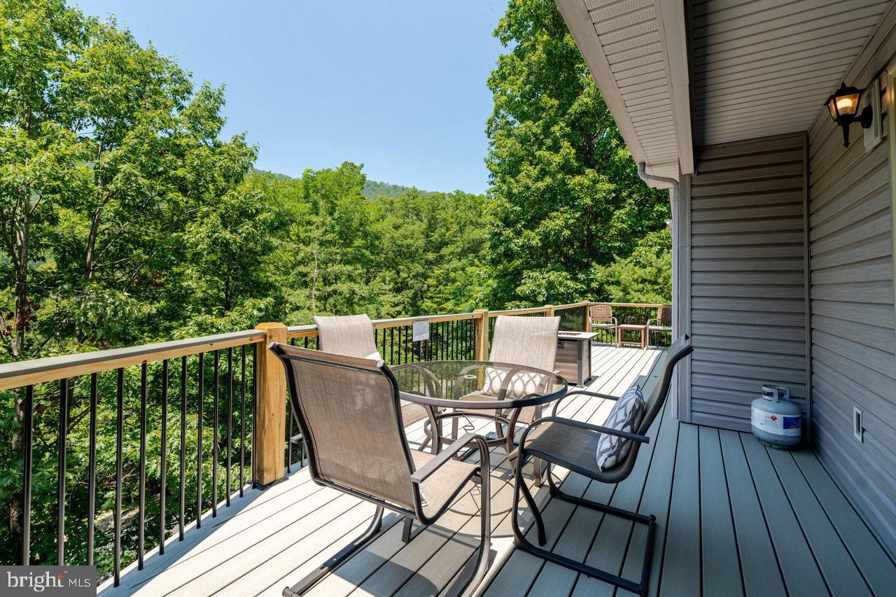 4070 PALMER RD, MCGAHEYSVILLE, Virginia 22840, 6 Bedrooms Bedrooms, ,4 BathroomsBathrooms,Residential,For sale,4070 PALMER RD,VARO2002470 MLS # VARO2002470