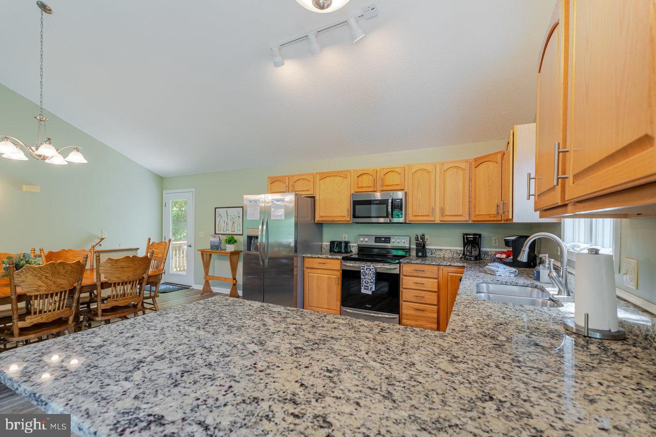 4070 PALMER RD, MCGAHEYSVILLE, Virginia 22840, 6 Bedrooms Bedrooms, ,4 BathroomsBathrooms,Residential,For sale,4070 PALMER RD,VARO2002470 MLS # VARO2002470