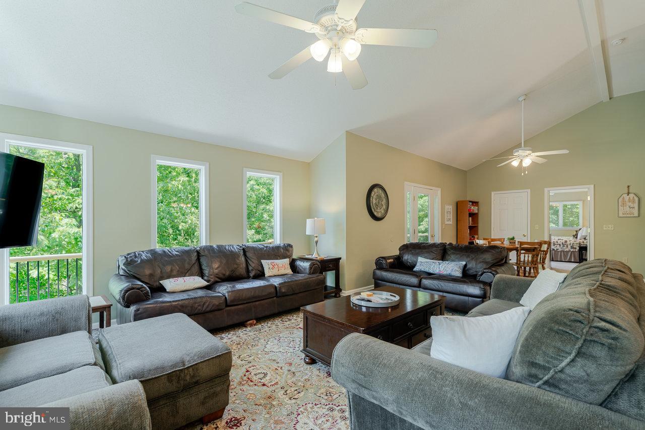 4070 PALMER RD, MCGAHEYSVILLE, Virginia 22840, 6 Bedrooms Bedrooms, ,4 BathroomsBathrooms,Residential,For sale,4070 PALMER RD,VARO2002470 MLS # VARO2002470