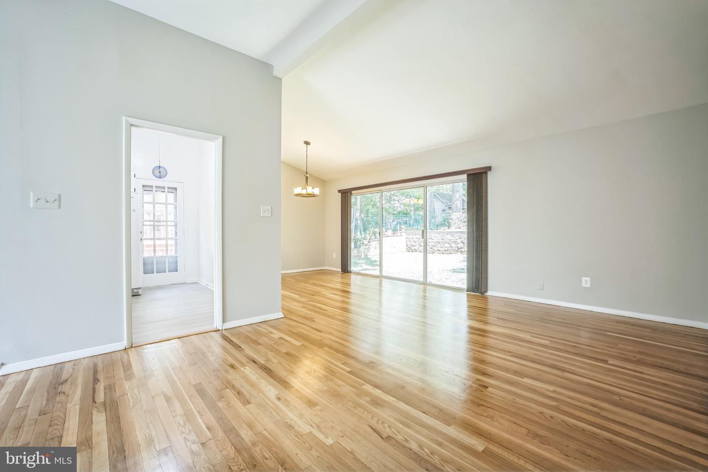 7826 GLENISTER DR, SPRINGFIELD, Virginia 22152, 4 Bedrooms Bedrooms, ,3 BathroomsBathrooms,Residential,For sale,7826 GLENISTER DR,VAFX2258620 MLS # VAFX2258620