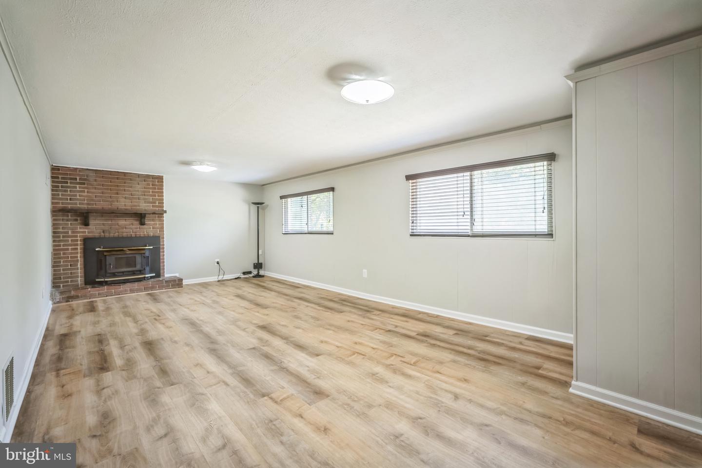 7826 GLENISTER DR, SPRINGFIELD, Virginia 22152, 4 Bedrooms Bedrooms, ,3 BathroomsBathrooms,Residential,For sale,7826 GLENISTER DR,VAFX2258620 MLS # VAFX2258620