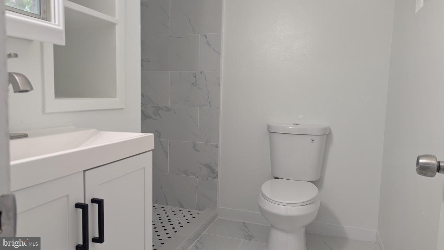 7826 GLENISTER DR, SPRINGFIELD, Virginia 22152, 4 Bedrooms Bedrooms, ,3 BathroomsBathrooms,Residential,For sale,7826 GLENISTER DR,VAFX2258620 MLS # VAFX2258620