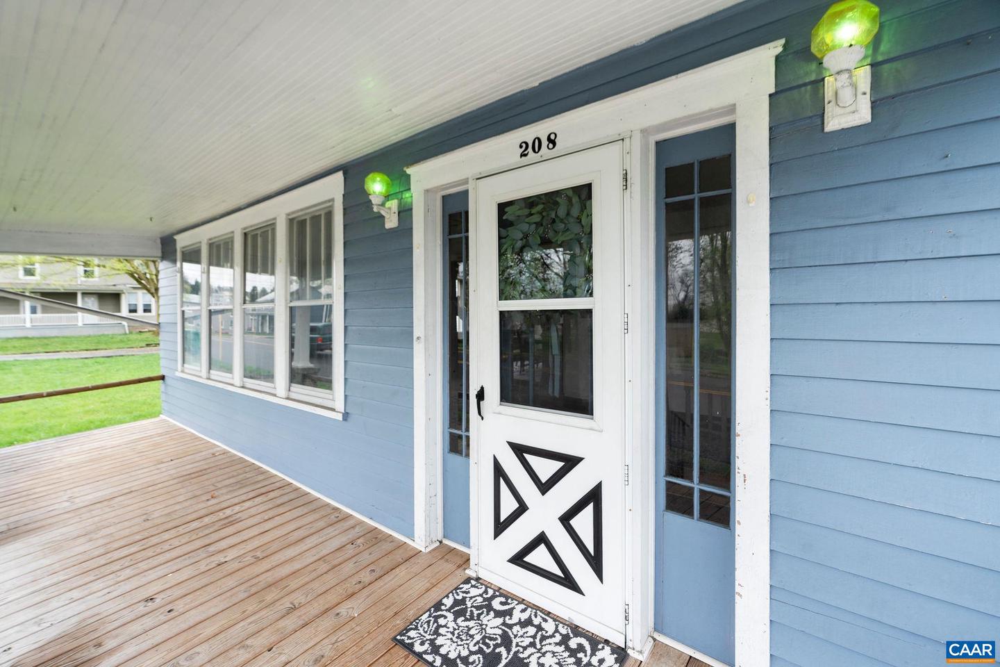 208 E LEE ST, BROADWAY, Virginia 22815, 4 Bedrooms Bedrooms, ,2 BathroomsBathrooms,Residential,For sale,208 E LEE ST,667324 MLS # 667324