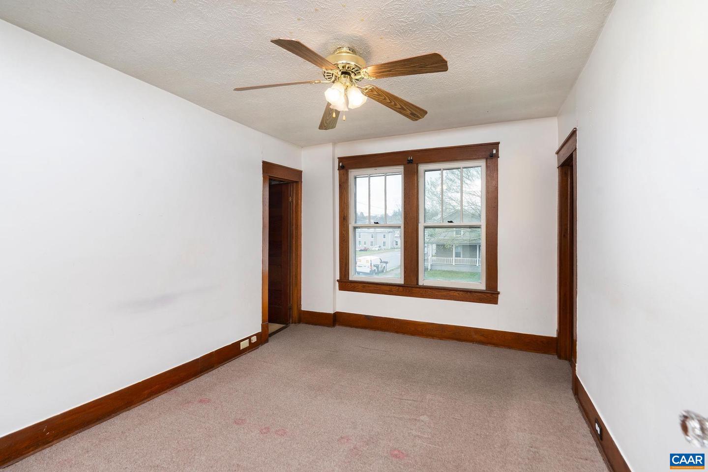 208 E LEE ST, BROADWAY, Virginia 22815, 4 Bedrooms Bedrooms, ,2 BathroomsBathrooms,Residential,For sale,208 E LEE ST,667324 MLS # 667324