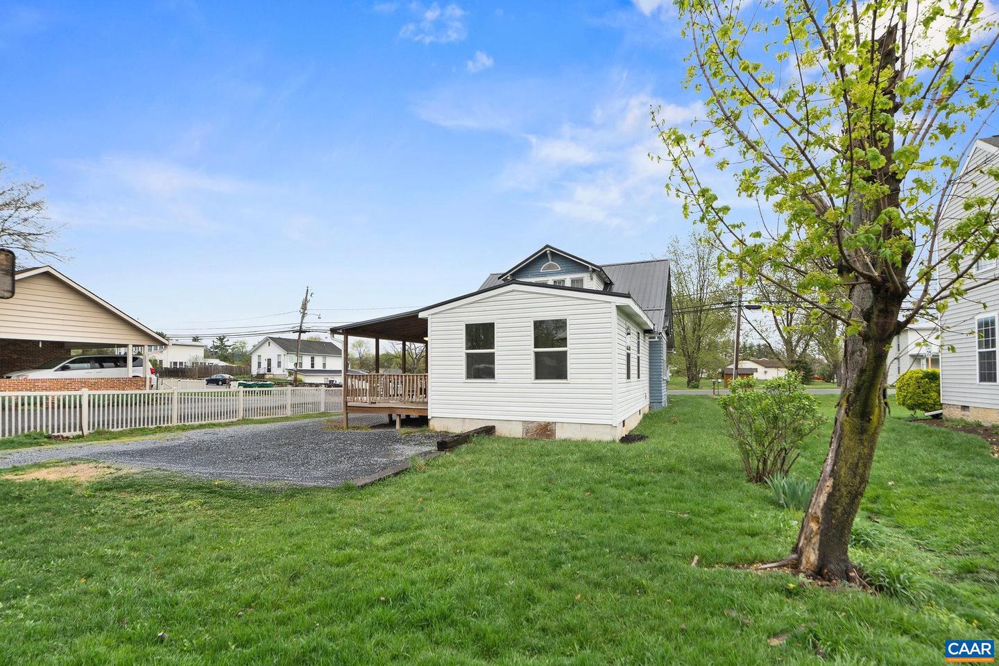 208 E LEE ST, BROADWAY, Virginia 22815, 4 Bedrooms Bedrooms, ,2 BathroomsBathrooms,Residential,For sale,208 E LEE ST,667324 MLS # 667324