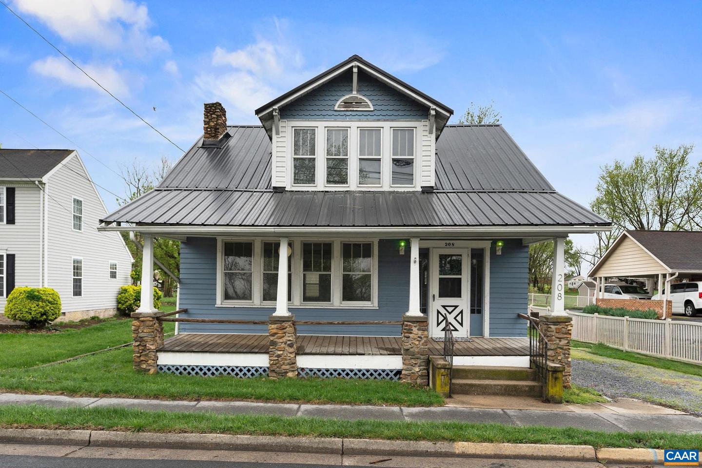208 E LEE ST, BROADWAY, Virginia 22815, 4 Bedrooms Bedrooms, ,2 BathroomsBathrooms,Residential,For sale,208 E LEE ST,667324 MLS # 667324