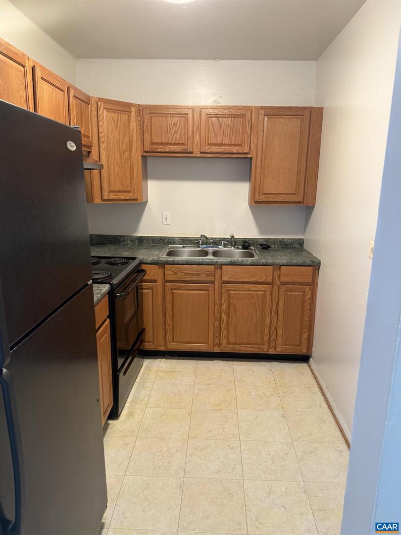 1215 WERTLAND ST #A42, CHARLOTTESVILLE, Virginia 22903, 2 Bedrooms Bedrooms, ,1 BathroomBathrooms,Residential,For sale,1215 WERTLAND ST #A42,667331 MLS # 667331