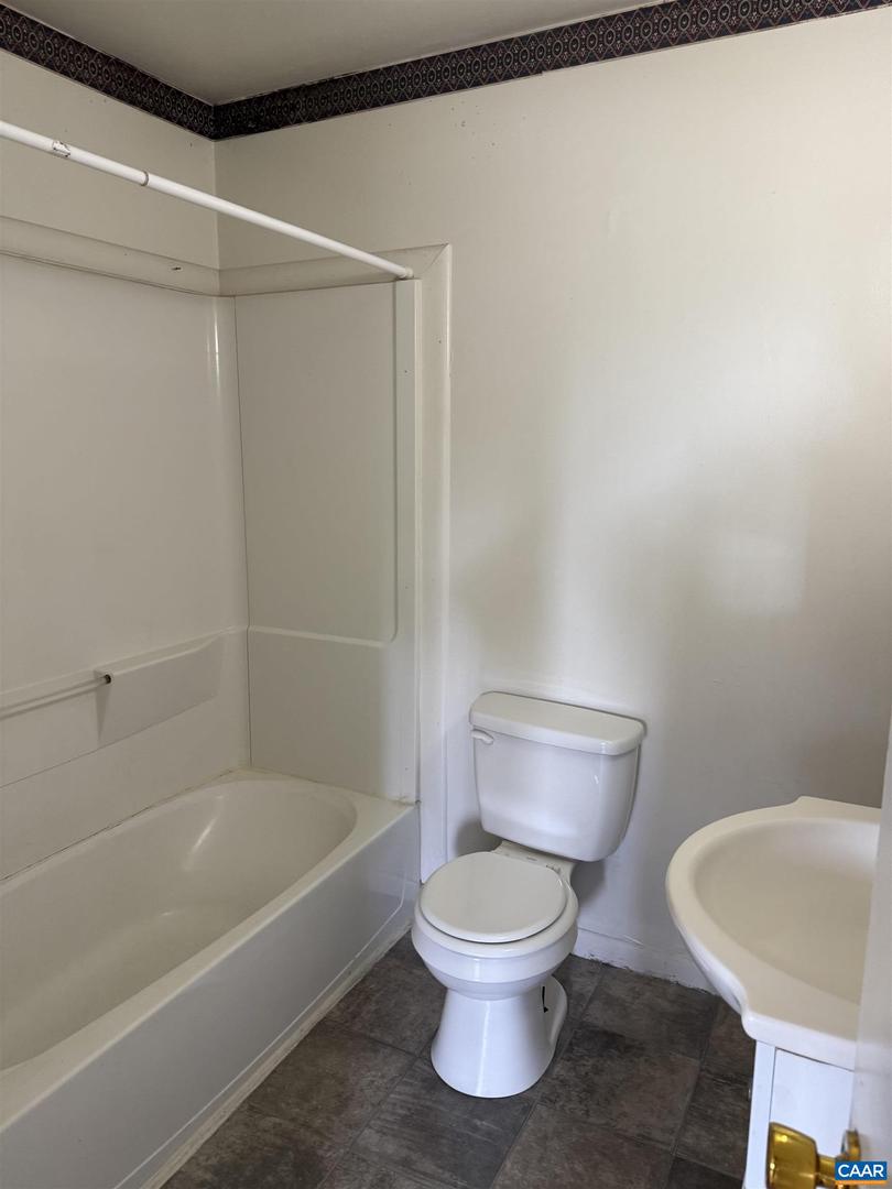 1215 WERTLAND ST #A42, CHARLOTTESVILLE, Virginia 22903, 2 Bedrooms Bedrooms, ,1 BathroomBathrooms,Residential,For sale,1215 WERTLAND ST #A42,667331 MLS # 667331