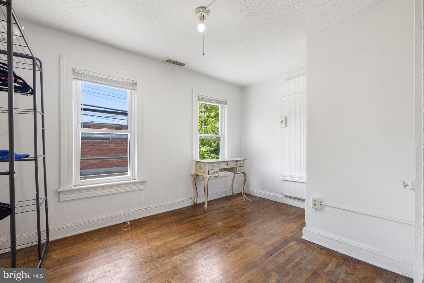 566 N LOUDOUN ST, WINCHESTER, Virginia 22601, 4 Bedrooms Bedrooms, ,2 BathroomsBathrooms,Residential,For sale,566 N LOUDOUN ST,VAWI2008812 MLS # VAWI2008812