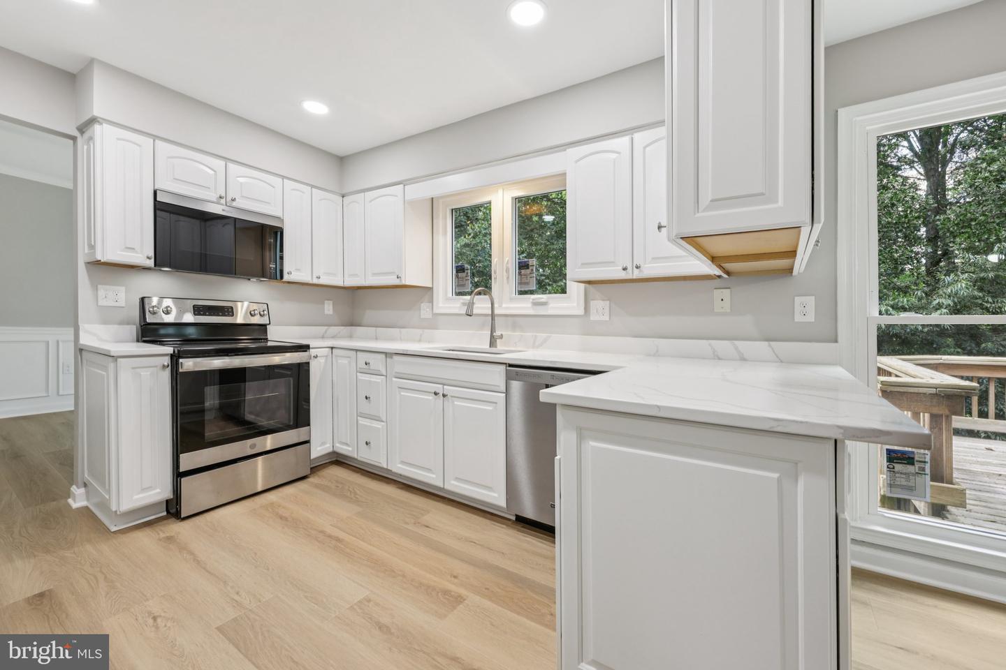 8126 TALL TIMBER DR, GAINESVILLE, Virginia 20155, 5 Bedrooms Bedrooms, ,3 BathroomsBathrooms,Residential,For sale,8126 TALL TIMBER DR,VAPW2089578 MLS # VAPW2089578