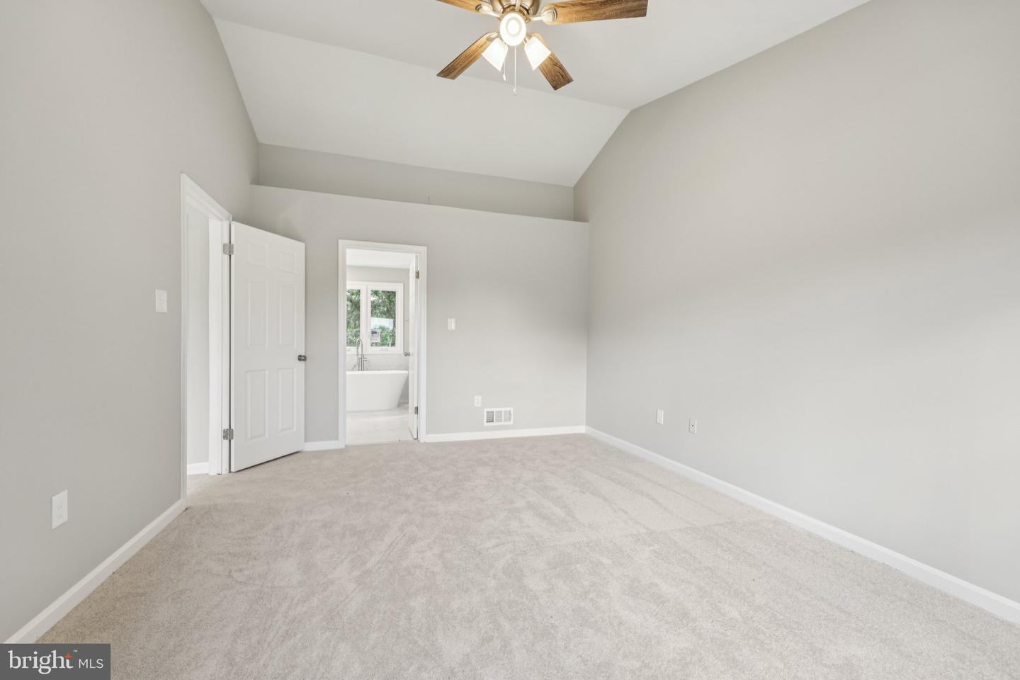 8126 TALL TIMBER DR, GAINESVILLE, Virginia 20155, 5 Bedrooms Bedrooms, ,3 BathroomsBathrooms,Residential,For sale,8126 TALL TIMBER DR,VAPW2089578 MLS # VAPW2089578