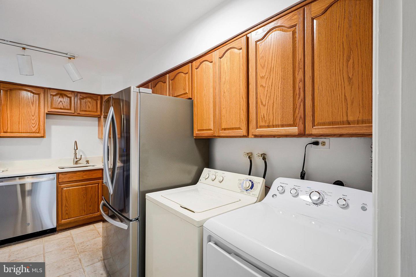 4503 FILLINGAME DR, CHANTILLY, Virginia 20151, 3 Bedrooms Bedrooms, ,2 BathroomsBathrooms,Residential,For sale,4503 FILLINGAME DR,VAFX2231542 MLS # VAFX2231542
