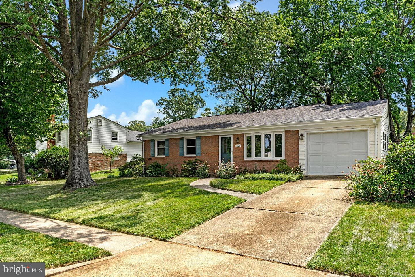 4503 FILLINGAME DR, CHANTILLY, Virginia 20151, 3 Bedrooms Bedrooms, ,2 BathroomsBathrooms,Residential,For sale,4503 FILLINGAME DR,VAFX2231542 MLS # VAFX2231542