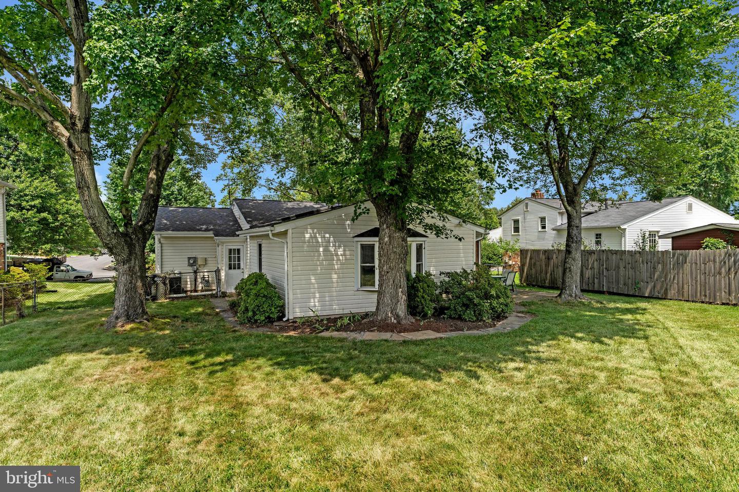 4503 FILLINGAME DR, CHANTILLY, Virginia 20151, 3 Bedrooms Bedrooms, ,2 BathroomsBathrooms,Residential,For sale,4503 FILLINGAME DR,VAFX2231542 MLS # VAFX2231542