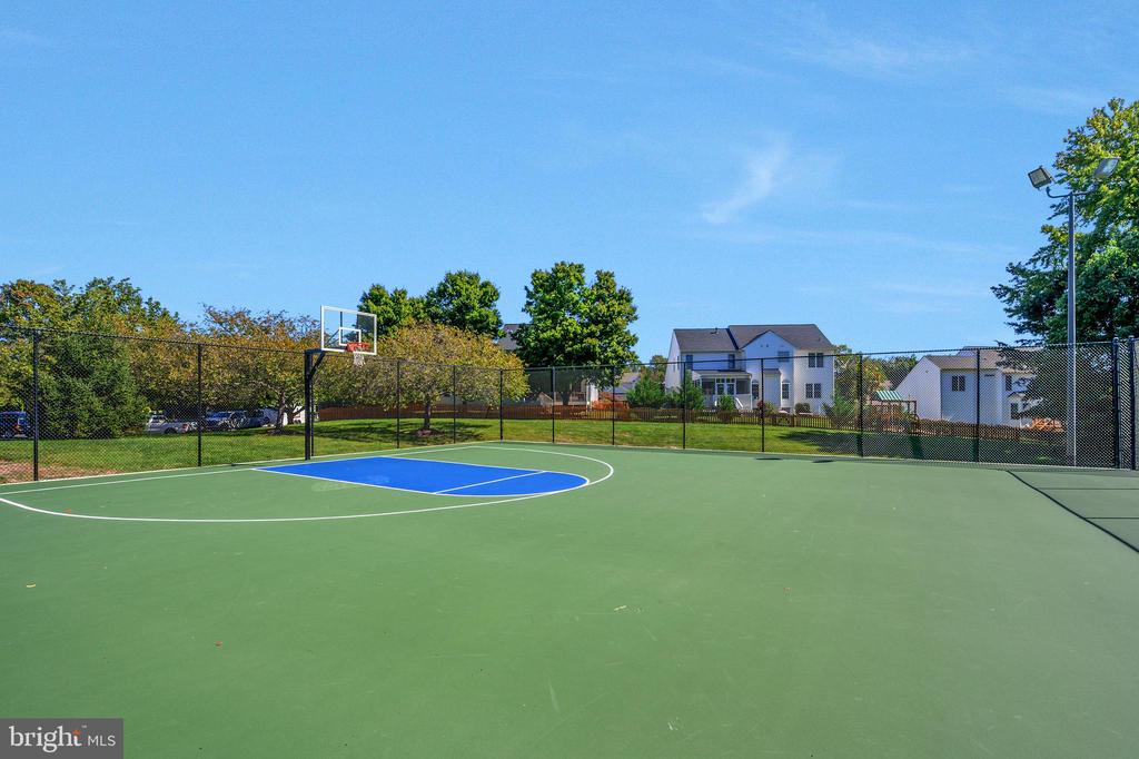 11311 MACON DR, FREDERICKSBURG, Virginia 22407, 2 Bedrooms Bedrooms, ,2 BathroomsBathrooms,Residential,11311 MACON DR,VASP2034962 MLS # VASP2034962