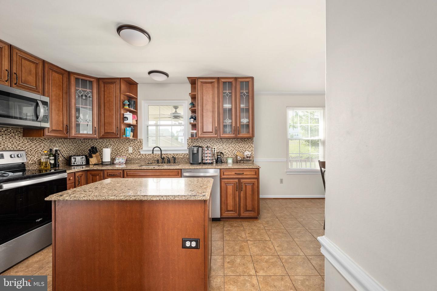 15720 BEAU RIDGE DR, WOODBRIDGE, Virginia 22193, 4 Bedrooms Bedrooms, ,2 BathroomsBathrooms,Residential,For sale,15720 BEAU RIDGE DR,VAPW2094734 MLS # VAPW2094734