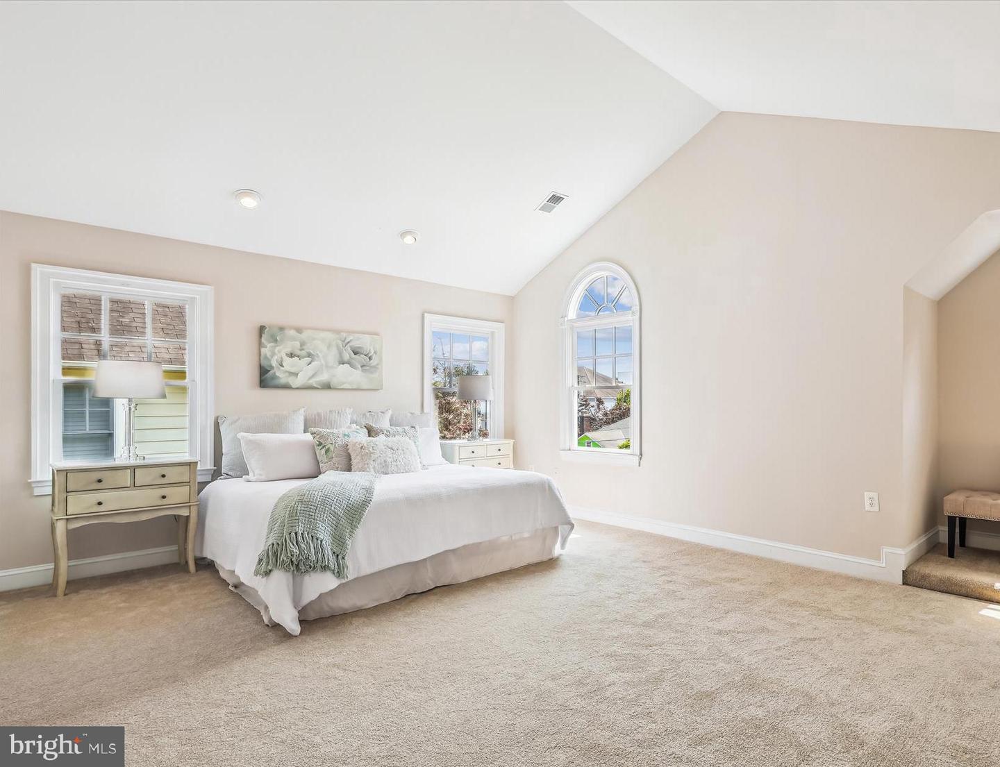 2227 N ALBEMARLE ST, ARLINGTON, Virginia 22207, 4 Bedrooms Bedrooms, ,3 BathroomsBathrooms,Residential,For sale,2227 N ALBEMARLE ST,VAAR2058136 MLS # VAAR2058136