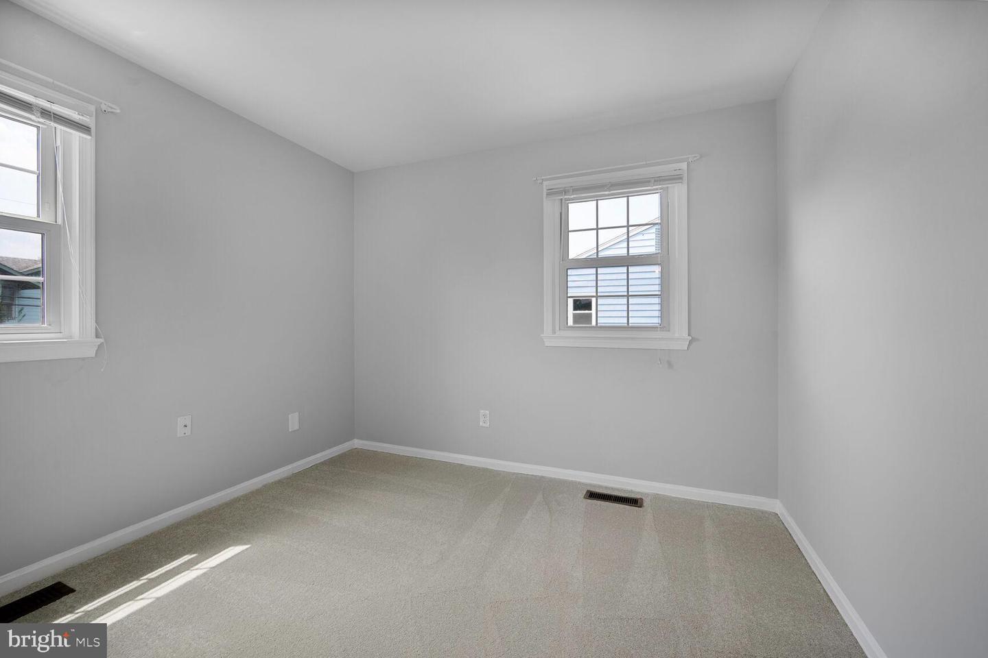 2100 LESLIE AVE, ALEXANDRIA, Virginia 22301, 3 Bedrooms Bedrooms, ,2 BathroomsBathrooms,Residential,For sale,2100 LESLIE AVE,VAAX2046218 MLS # VAAX2046218