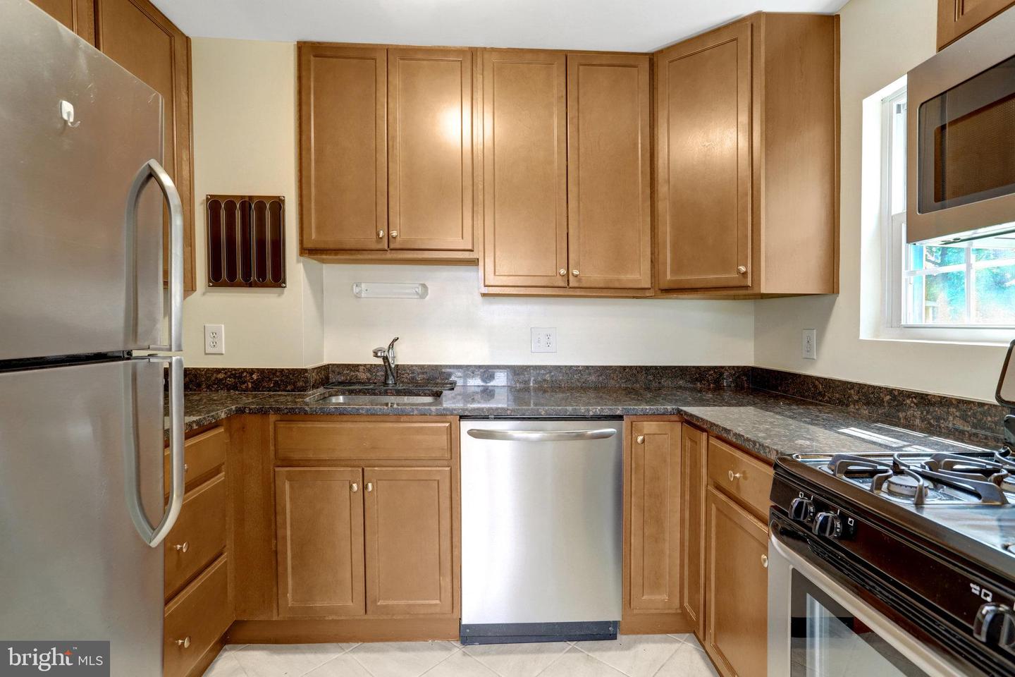 6822 KENYON DR, ALEXANDRIA, Virginia 22307, 2 Bedrooms Bedrooms, ,2 BathroomsBathrooms,Residential,For sale,6822 KENYON DR,VAFX2246814 MLS # VAFX2246814