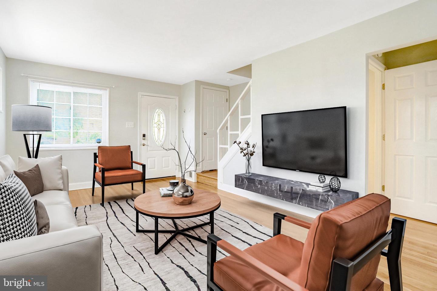 6822 KENYON DR, ALEXANDRIA, Virginia 22307, 2 Bedrooms Bedrooms, ,2 BathroomsBathrooms,Residential,For sale,6822 KENYON DR,VAFX2246814 MLS # VAFX2246814