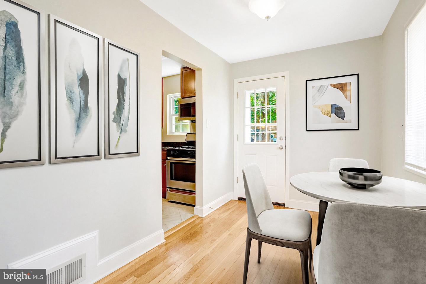 6822 KENYON DR, ALEXANDRIA, Virginia 22307, 2 Bedrooms Bedrooms, ,2 BathroomsBathrooms,Residential,For sale,6822 KENYON DR,VAFX2246814 MLS # VAFX2246814