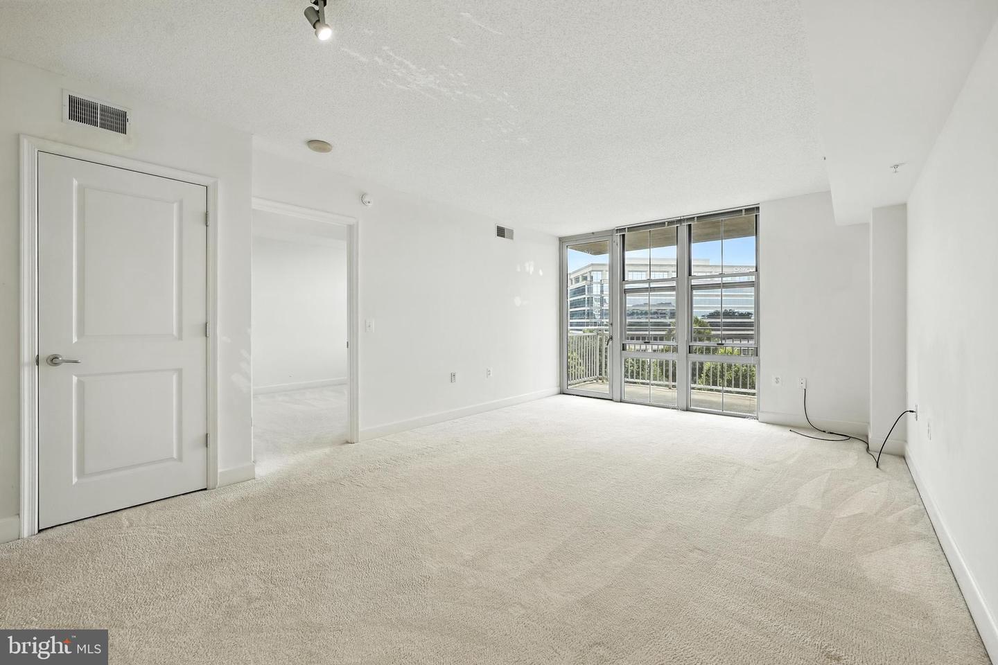 11800 SUNSET HILLS RD #818, RESTON, Virginia 20190, 1 Bedroom Bedrooms, ,1 BathroomBathrooms,Residential,For sale,11800 SUNSET HILLS RD #818,VAFX2248180 MLS # VAFX2248180