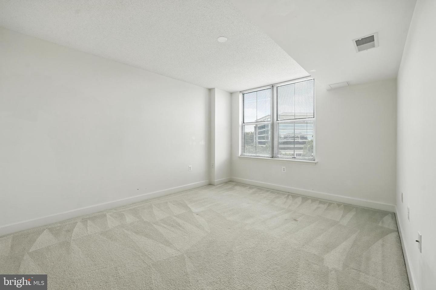 11800 SUNSET HILLS RD #818, RESTON, Virginia 20190, 1 Bedroom Bedrooms, ,1 BathroomBathrooms,Residential,For sale,11800 SUNSET HILLS RD #818,VAFX2248180 MLS # VAFX2248180