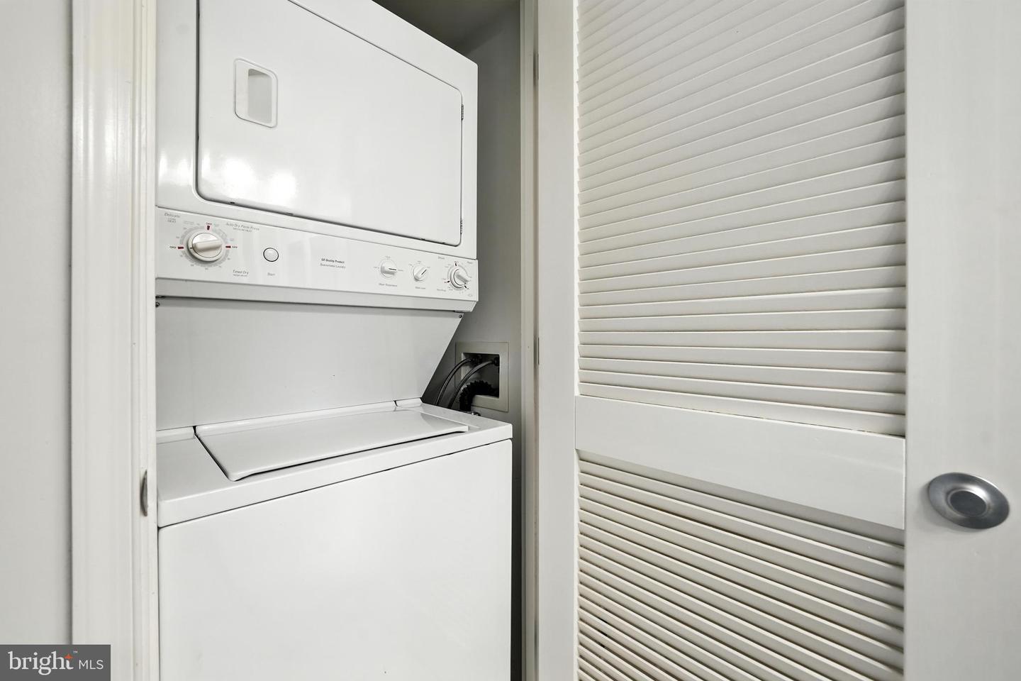 11800 SUNSET HILLS RD #818, RESTON, Virginia 20190, 1 Bedroom Bedrooms, ,1 BathroomBathrooms,Residential,For sale,11800 SUNSET HILLS RD #818,VAFX2248180 MLS # VAFX2248180