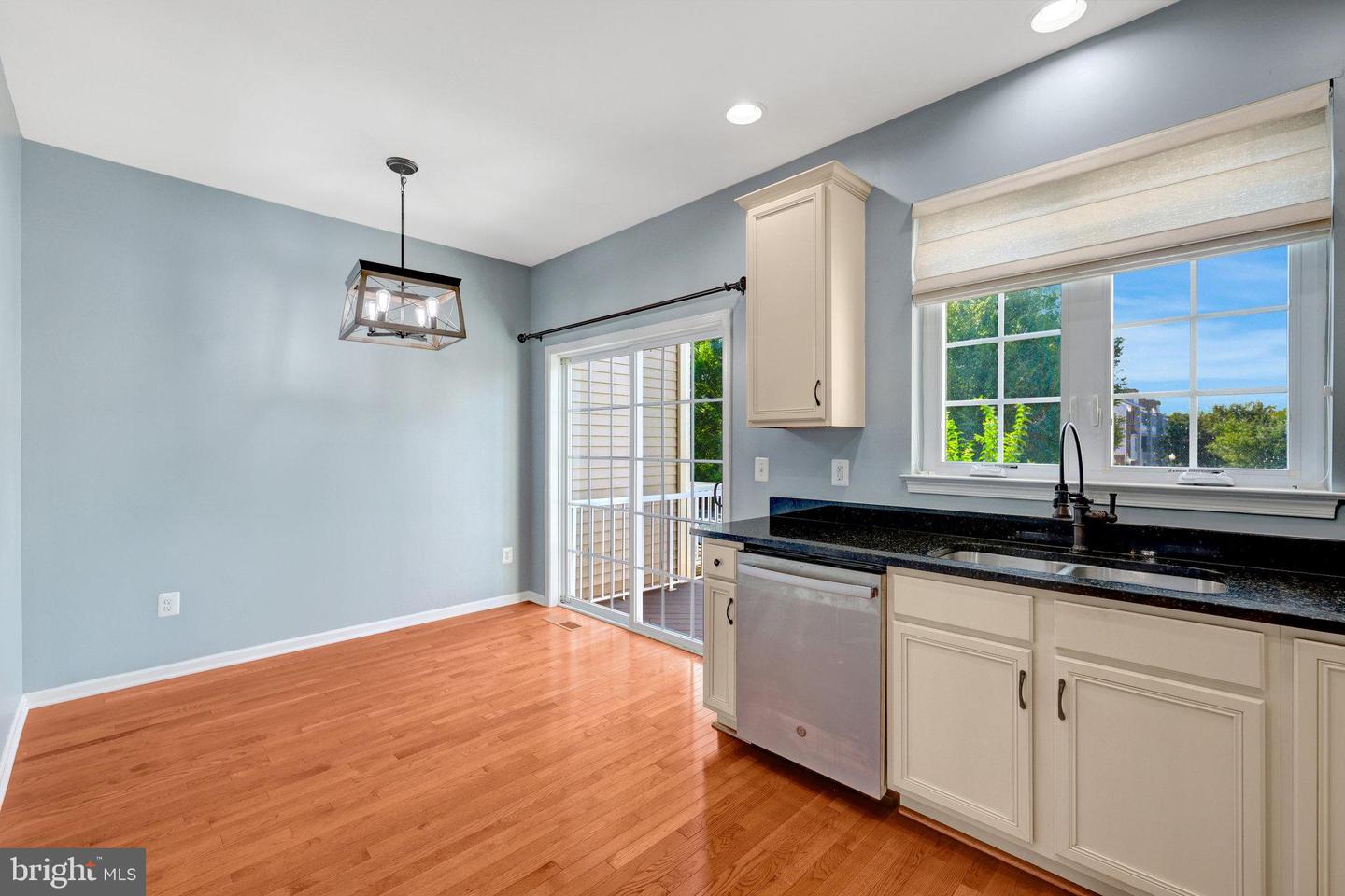 42796 SAN SEBASTIAN TER, CHANTILLY, Virginia 20152, 3 Bedrooms Bedrooms, ,3 BathroomsBathrooms,Residential,For sale,42796 SAN SEBASTIAN TER,VALO2099928 MLS # VALO2099928