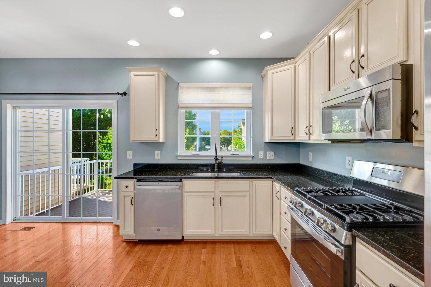 42796 SAN SEBASTIAN TER, CHANTILLY, Virginia 20152, 3 Bedrooms Bedrooms, ,3 BathroomsBathrooms,Residential,For sale,42796 SAN SEBASTIAN TER,VALO2099928 MLS # VALO2099928