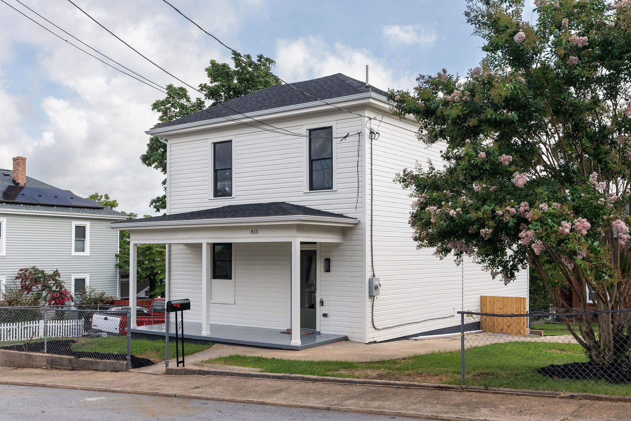 815 SUDBURY ST, STAUNTON, Virginia 24401, 3 Bedrooms Bedrooms, ,2 BathroomsBathrooms,Residential,815 SUDBURY ST,667358 MLS # 667358