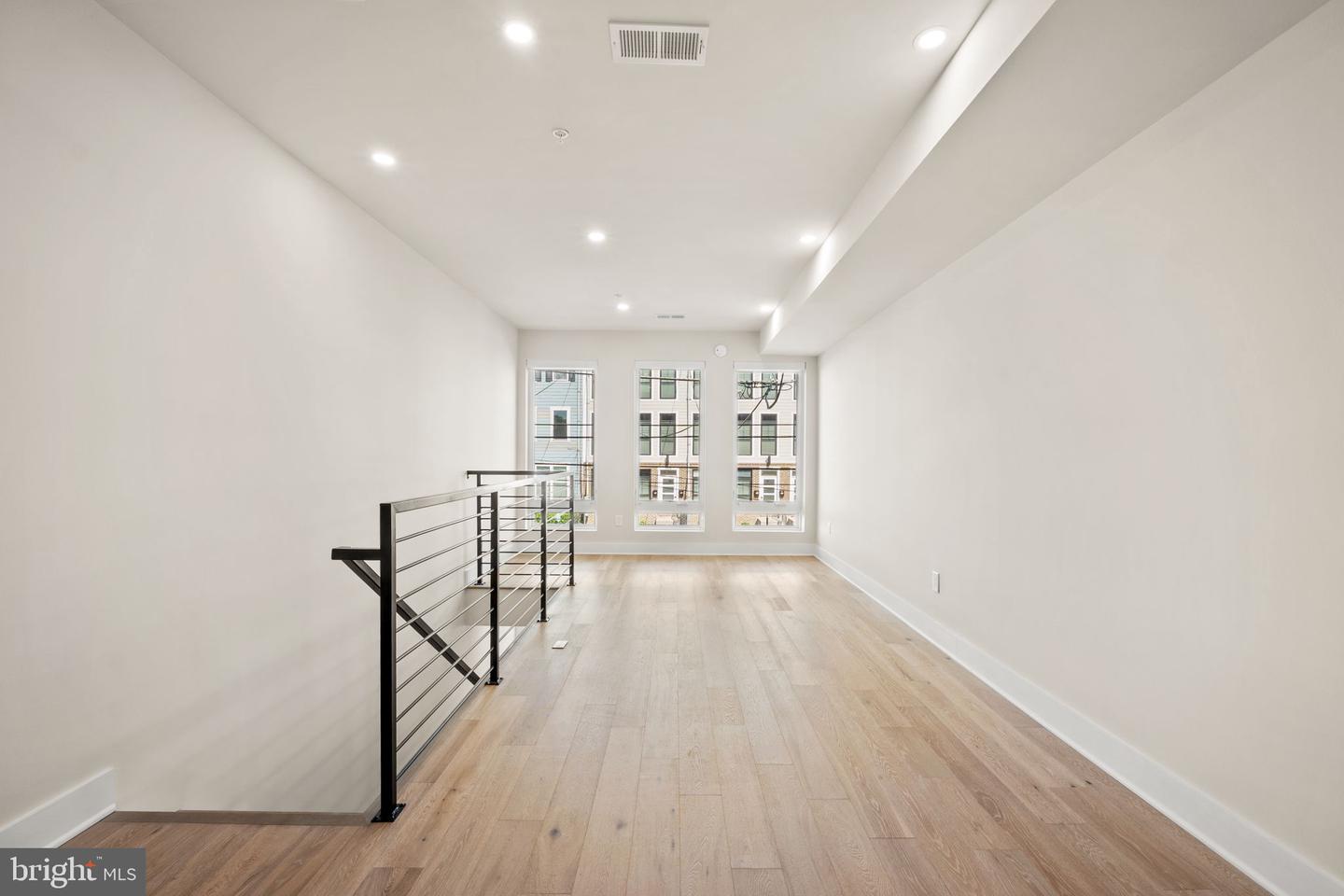 1923 CAPITOL AVE NE #2, WASHINGTON, District Of Columbia 20002, 3 Bedrooms Bedrooms, ,3 BathroomsBathrooms,Residential,For sale,1923 CAPITOL AVE NE #2,DCDC2207624 MLS # DCDC2207624