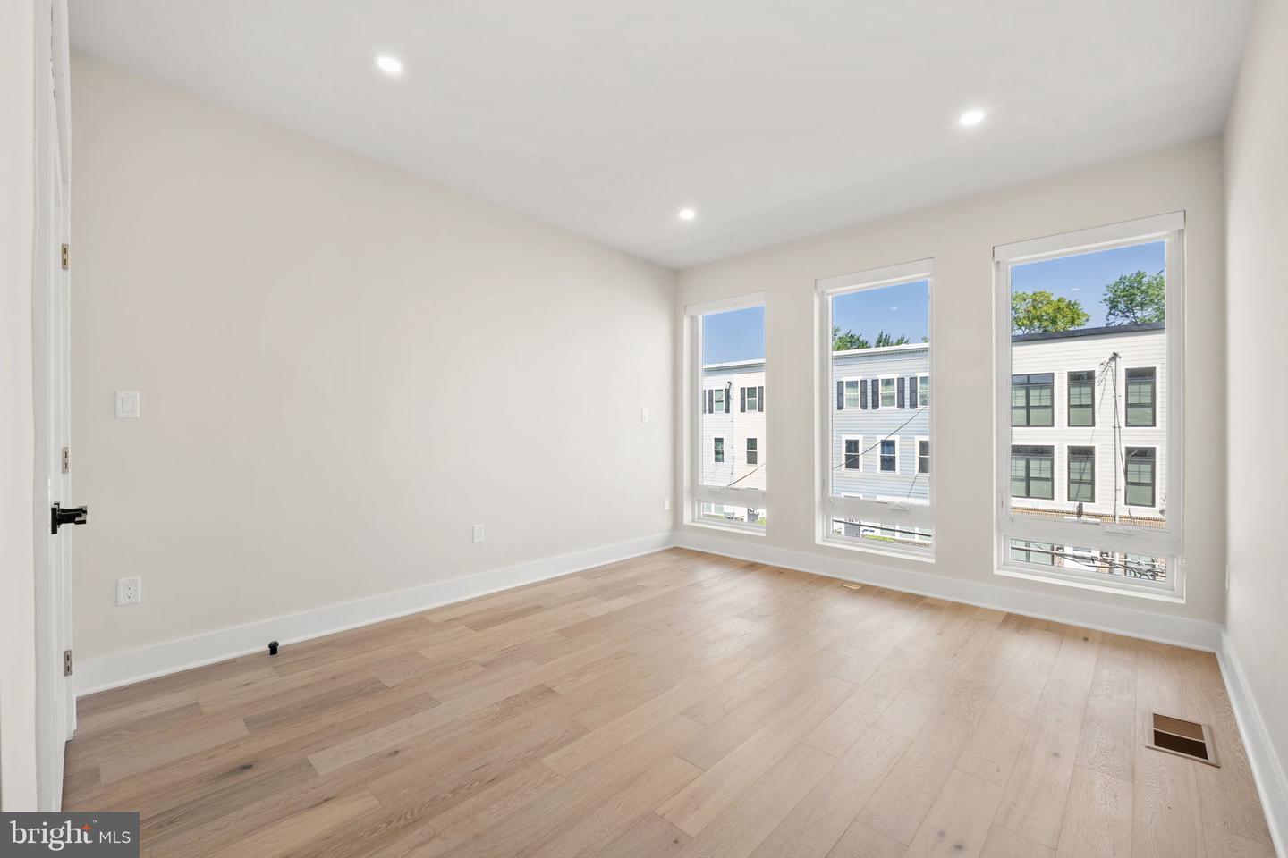 1923 CAPITOL AVE NE #2, WASHINGTON, District Of Columbia 20002, 3 Bedrooms Bedrooms, ,3 BathroomsBathrooms,Residential,For sale,1923 CAPITOL AVE NE #2,DCDC2207624 MLS # DCDC2207624