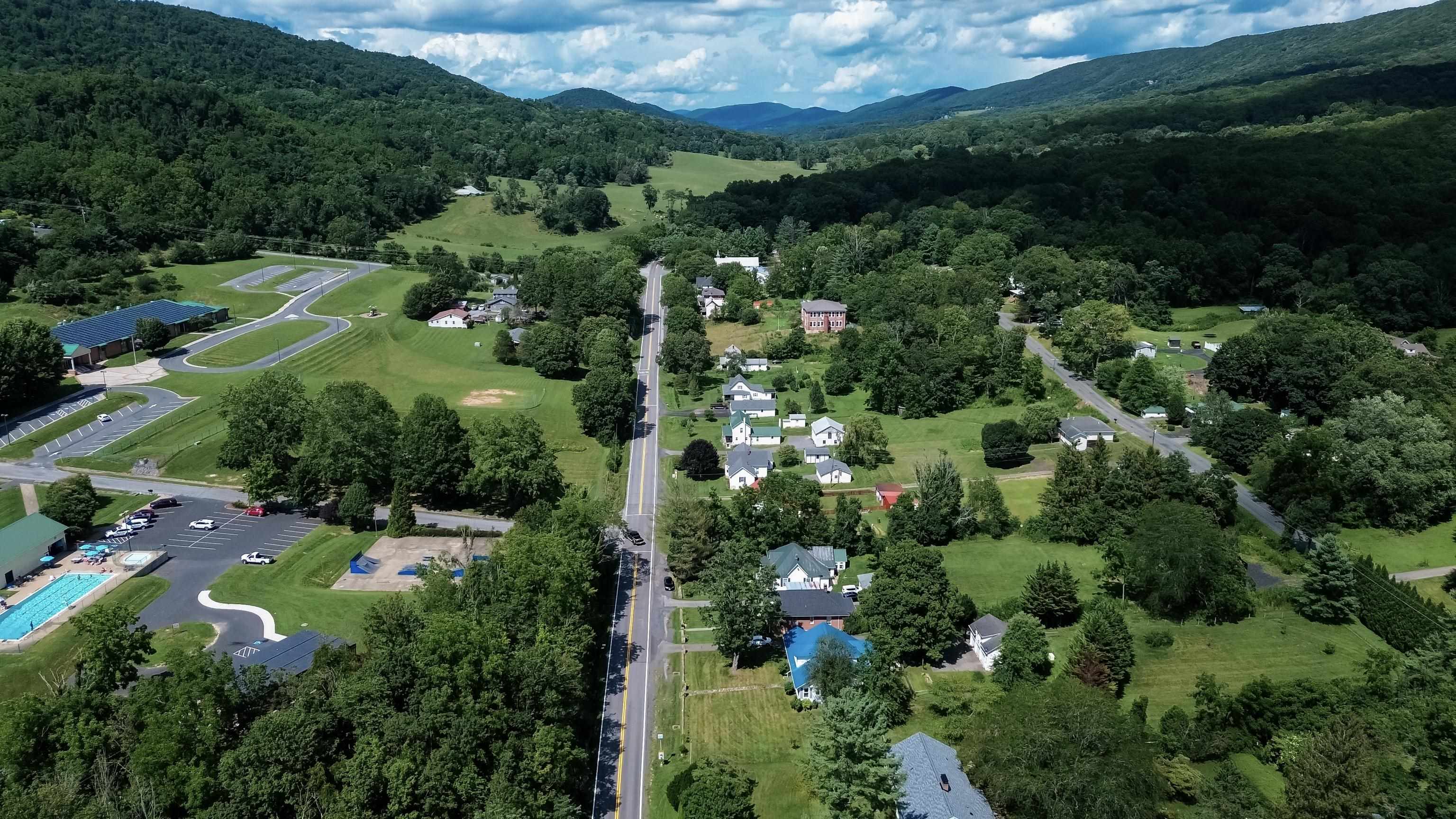 5446 SAM SNEAD HWY, HOT SPRINGS, Virginia 24445, 5 Bedrooms Bedrooms, ,3 BathroomsBathrooms,Residential,5446 SAM SNEAD HWY,667369 MLS # 667369