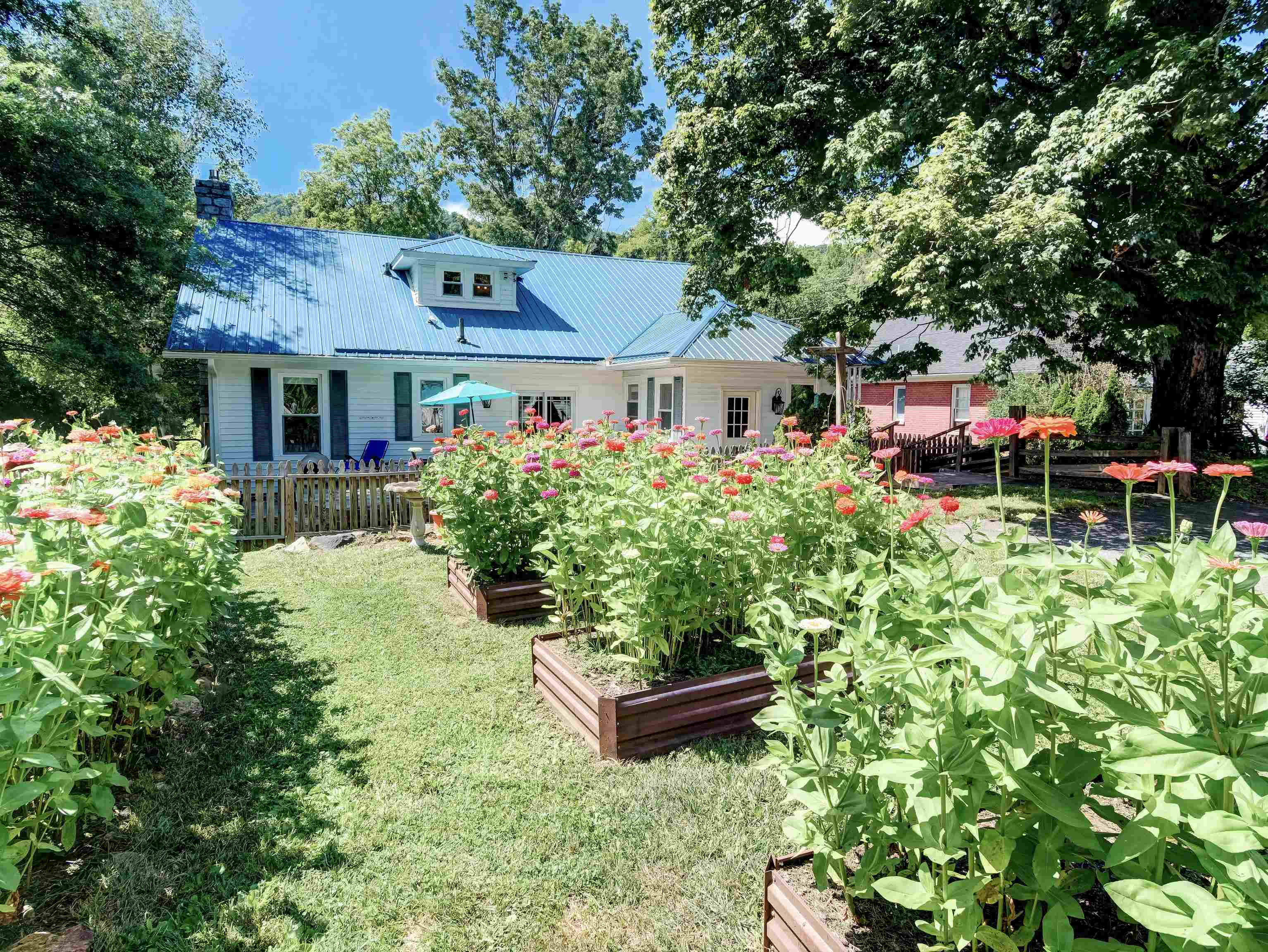 5446 SAM SNEAD HWY, HOT SPRINGS, Virginia 24445, 5 Bedrooms Bedrooms, ,3 BathroomsBathrooms,Residential,5446 SAM SNEAD HWY,667369 MLS # 667369