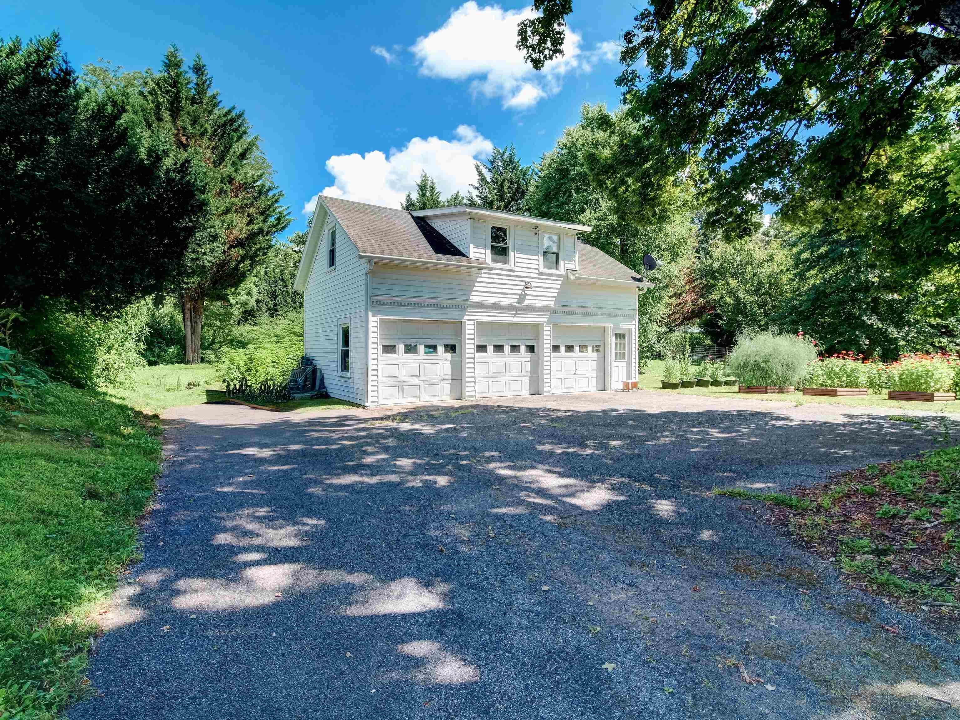 5446 SAM SNEAD HWY, HOT SPRINGS, Virginia 24445, 5 Bedrooms Bedrooms, ,3 BathroomsBathrooms,Residential,5446 SAM SNEAD HWY,667369 MLS # 667369