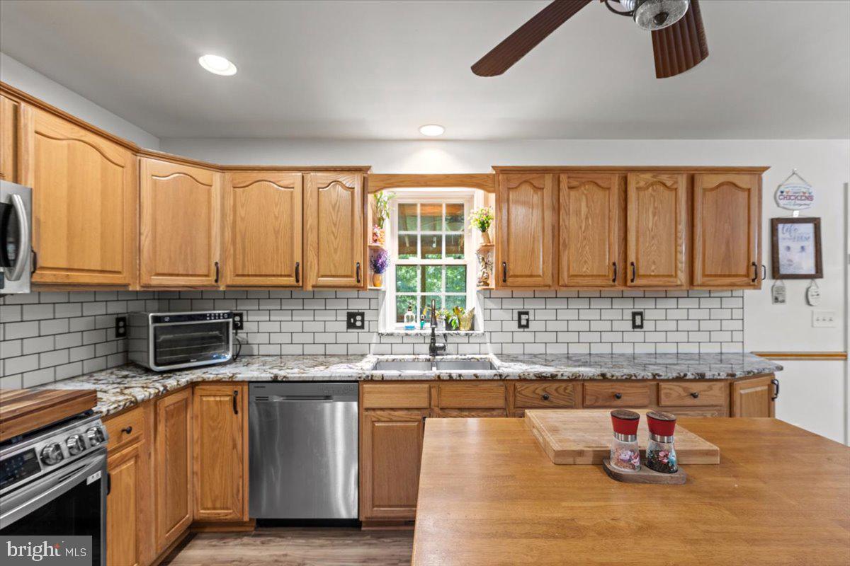 18299 RAGTOP RD, JEFFERSONTON, Virginia 22724, 4 Bedrooms Bedrooms, ,3 BathroomsBathrooms,Residential,For sale,18299 RAGTOP RD,VACU2010928 MLS # VACU2010928