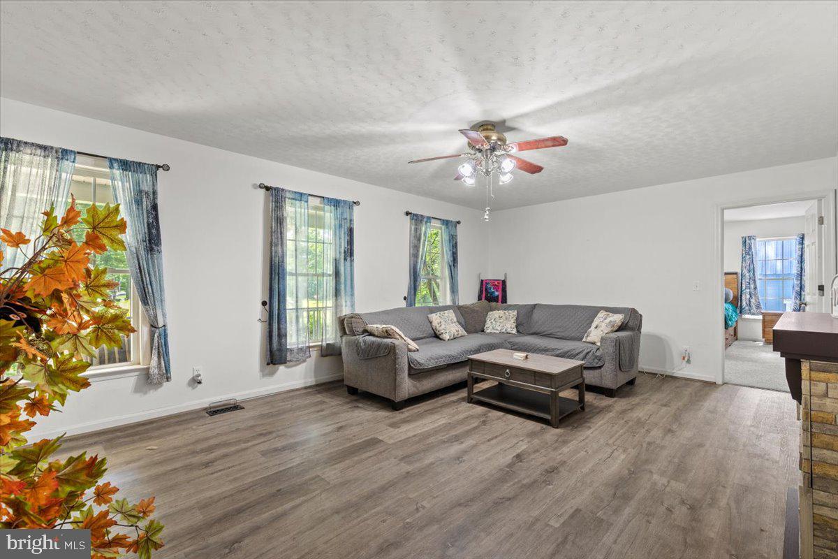 18299 RAGTOP RD, JEFFERSONTON, Virginia 22724, 4 Bedrooms Bedrooms, ,3 BathroomsBathrooms,Residential,For sale,18299 RAGTOP RD,VACU2010928 MLS # VACU2010928