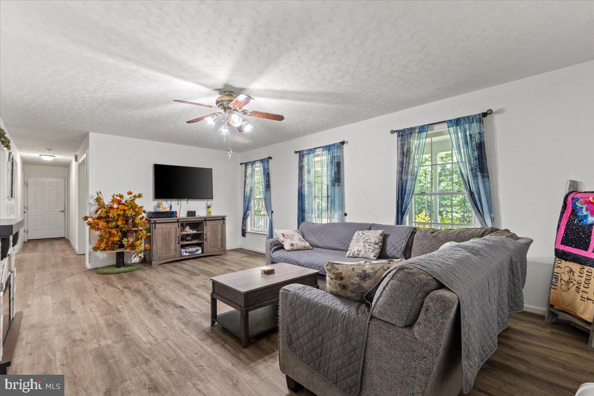 18299 RAGTOP RD, JEFFERSONTON, Virginia 22724, 4 Bedrooms Bedrooms, ,3 BathroomsBathrooms,Residential,For sale,18299 RAGTOP RD,VACU2010928 MLS # VACU2010928