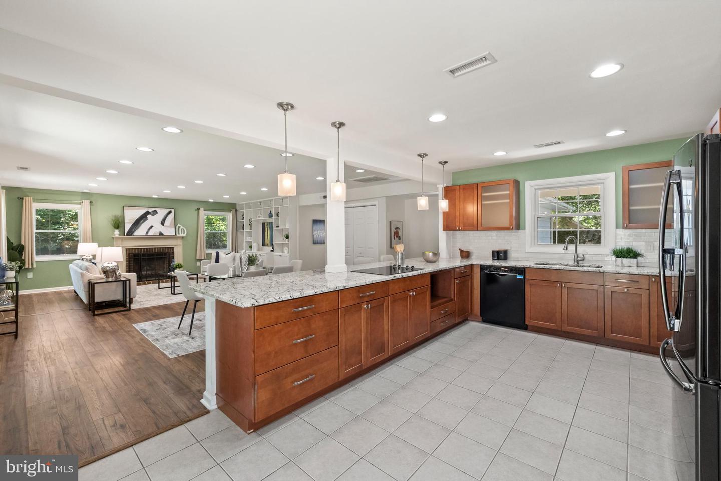 7219 WICKFORD DR, ALEXANDRIA, Virginia 22315, 3 Bedrooms Bedrooms, ,2 BathroomsBathrooms,Residential,For sale,7219 WICKFORD DR,VAFX2252978 MLS # VAFX2252978