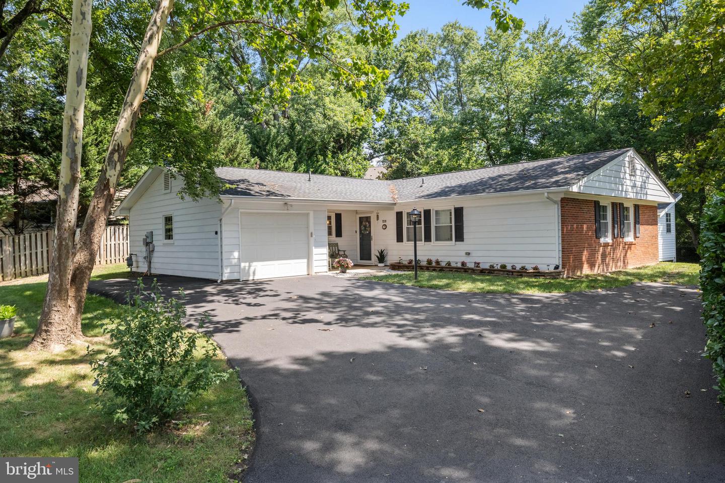 7219 WICKFORD DR, ALEXANDRIA, Virginia 22315, 3 Bedrooms Bedrooms, ,2 BathroomsBathrooms,Residential,For sale,7219 WICKFORD DR,VAFX2252978 MLS # VAFX2252978