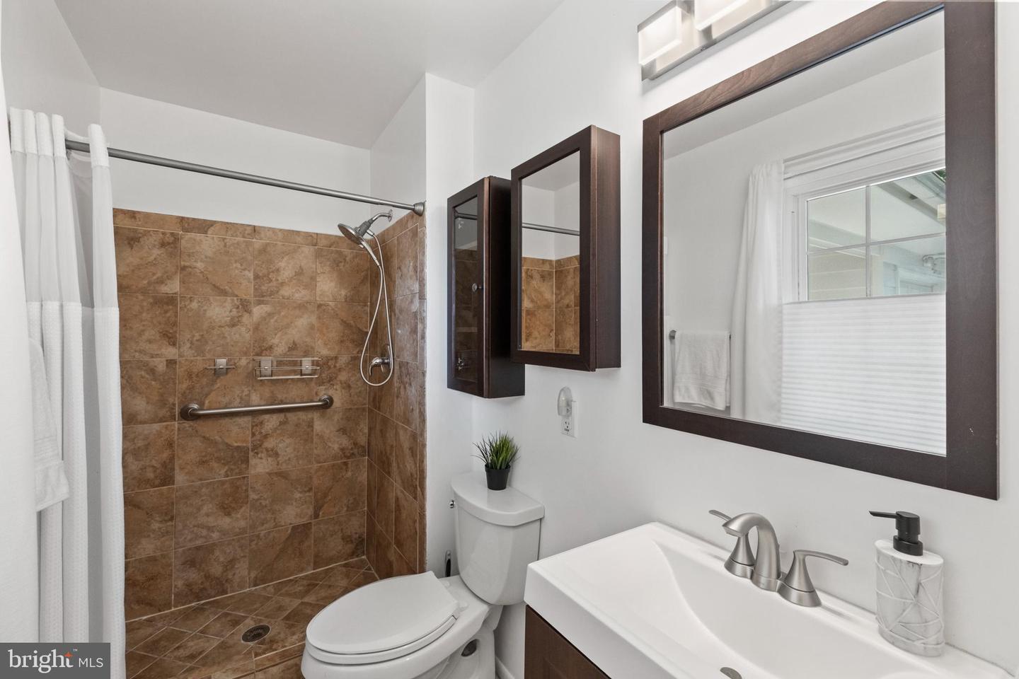 7219 WICKFORD DR, ALEXANDRIA, Virginia 22315, 3 Bedrooms Bedrooms, ,2 BathroomsBathrooms,Residential,For sale,7219 WICKFORD DR,VAFX2252978 MLS # VAFX2252978