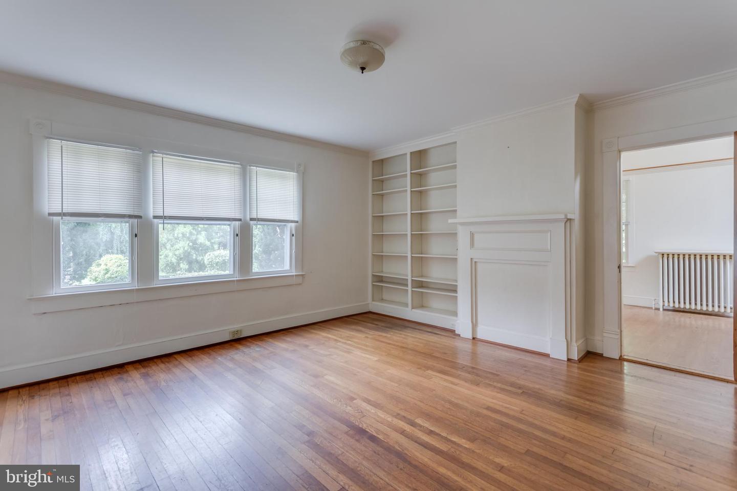 218 TREADWELL ST, BERRYVILLE, Virginia 22611, 5 Bedrooms Bedrooms, ,5 BathroomsBathrooms,Residential,For sale,218 TREADWELL ST,VACL2003898 MLS # VACL2003898