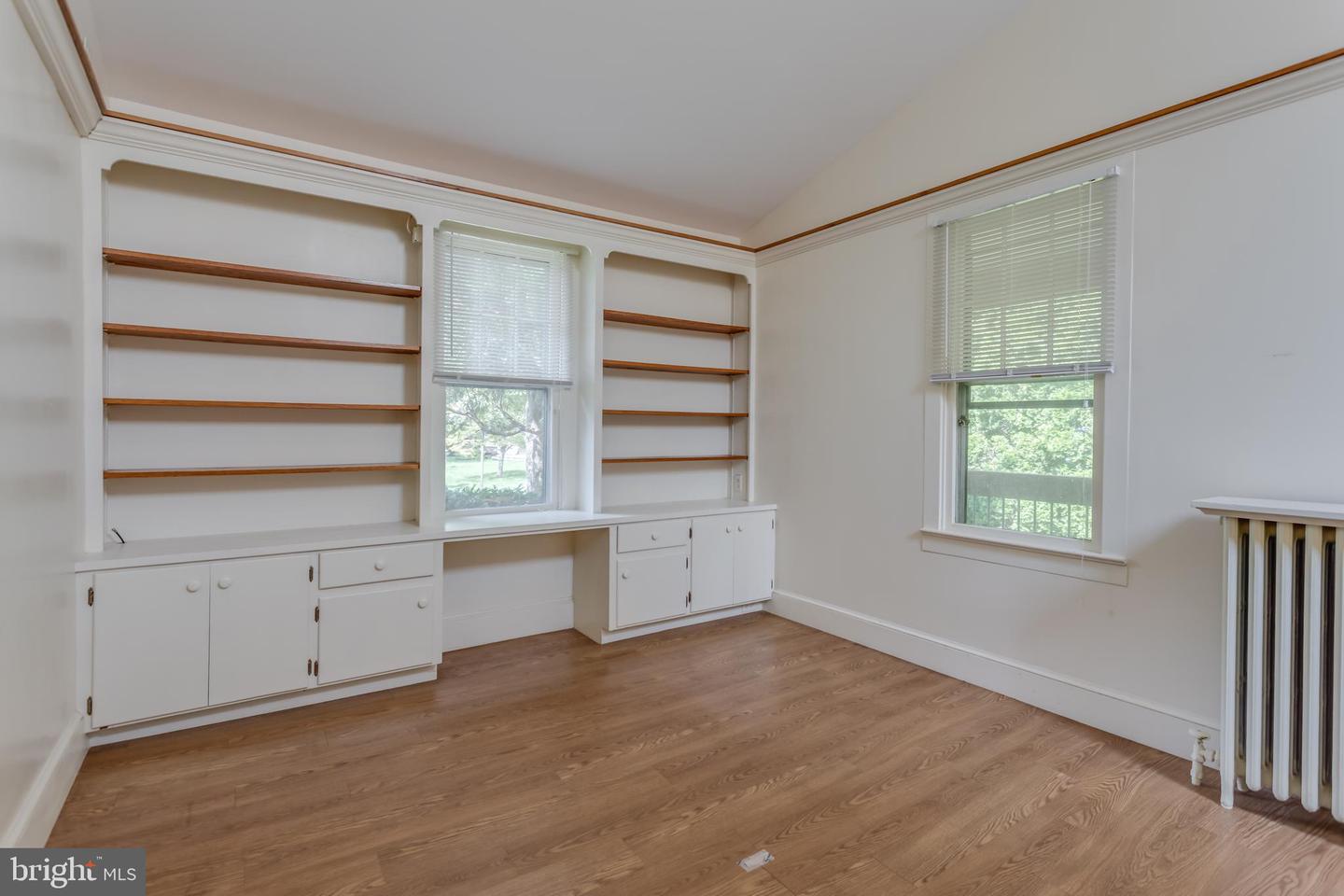 218 TREADWELL ST, BERRYVILLE, Virginia 22611, 5 Bedrooms Bedrooms, ,5 BathroomsBathrooms,Residential,For sale,218 TREADWELL ST,VACL2003898 MLS # VACL2003898