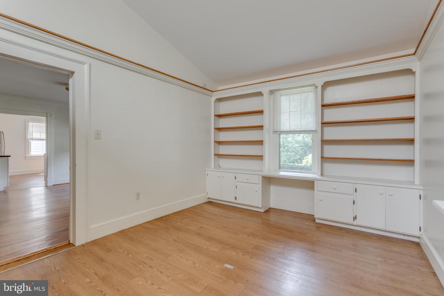 218 TREADWELL ST, BERRYVILLE, Virginia 22611, 5 Bedrooms Bedrooms, ,5 BathroomsBathrooms,Residential,For sale,218 TREADWELL ST,VACL2003898 MLS # VACL2003898