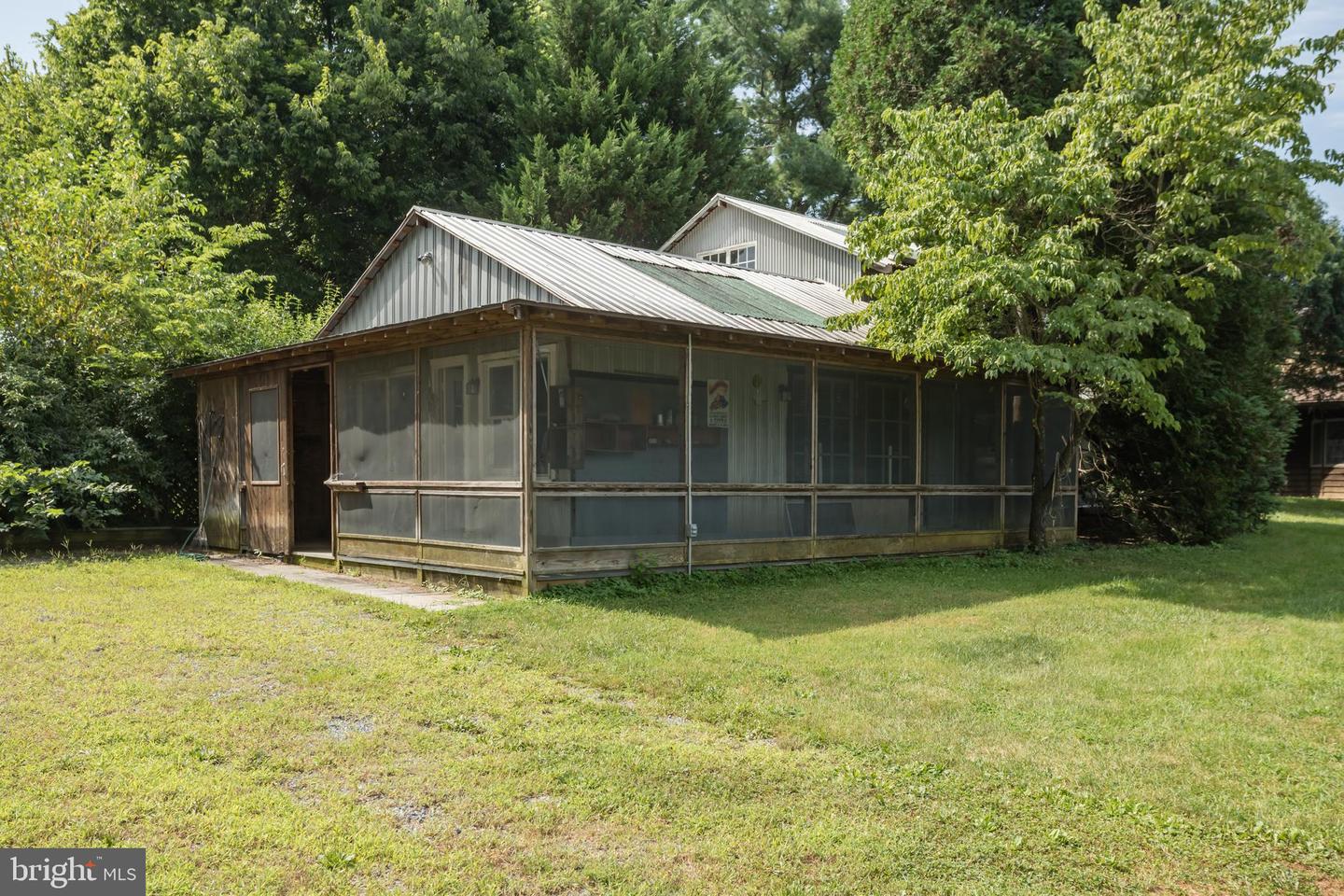 218 TREADWELL ST, BERRYVILLE, Virginia 22611, 5 Bedrooms Bedrooms, ,5 BathroomsBathrooms,Residential,For sale,218 TREADWELL ST,VACL2003898 MLS # VACL2003898