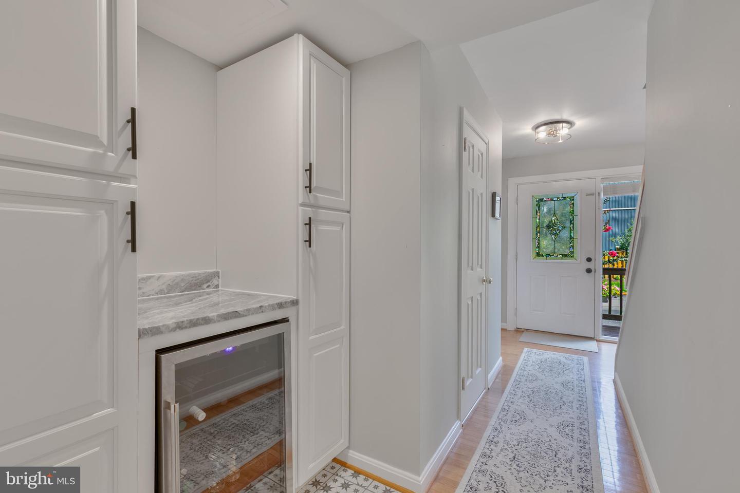 3048 SUGAR LN, VIENNA, Virginia 22181, 4 Bedrooms Bedrooms, ,3 BathroomsBathrooms,Residential,For sale,3048 SUGAR LN,VAFX2254532 MLS # VAFX2254532