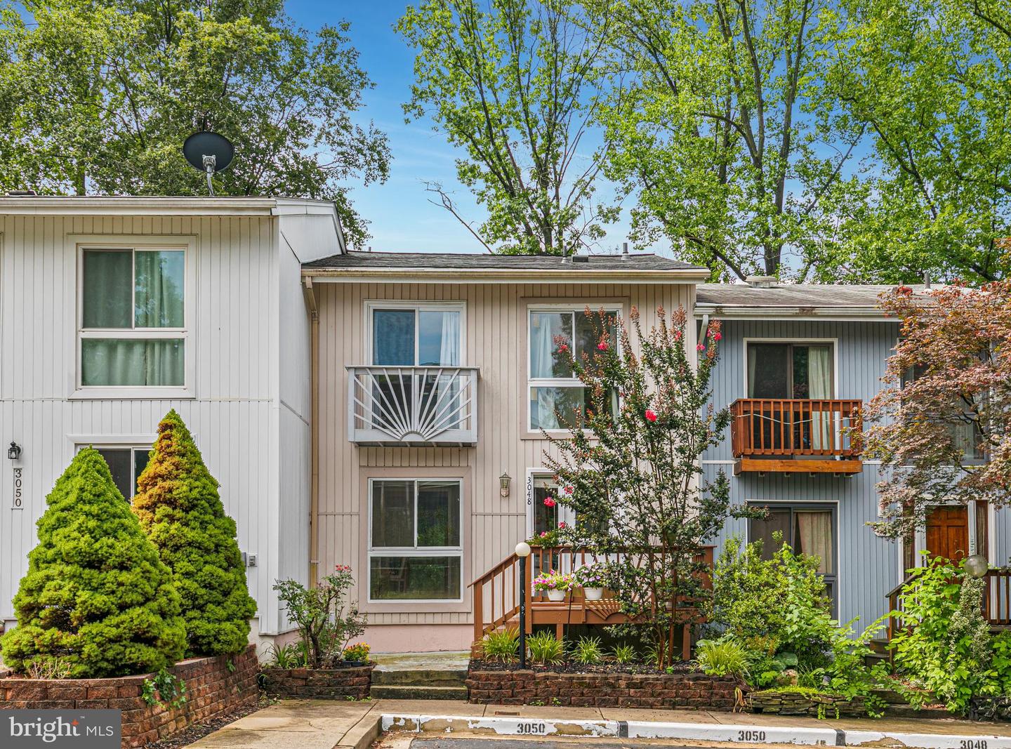 3048 SUGAR LN, VIENNA, Virginia 22181, 4 Bedrooms Bedrooms, ,3 BathroomsBathrooms,Residential,For sale,3048 SUGAR LN,VAFX2254532 MLS # VAFX2254532